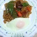 キャンプに野菜たっぷり焼きそば